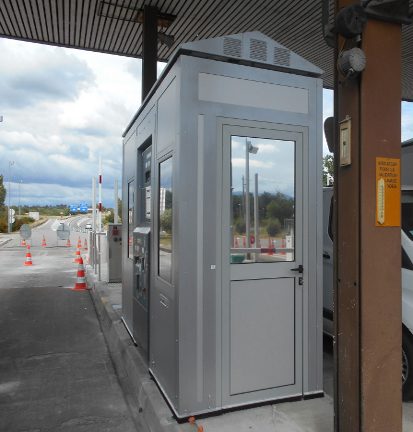 abris VTP en conception réalisation installation en gares de péage